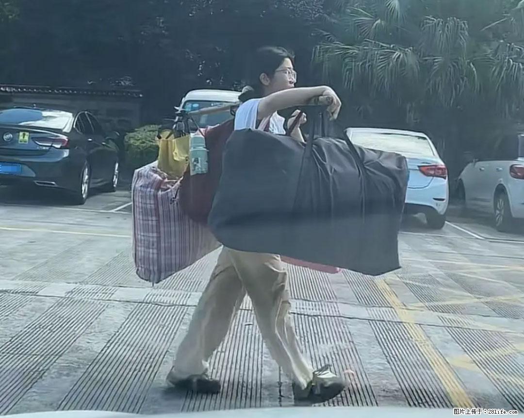 全网追的“扁担女孩”，找了一份暑假工，时薪12元 - 阿拉善盟生活资讯 - 阿拉善盟28生活网 alsm.28life.com