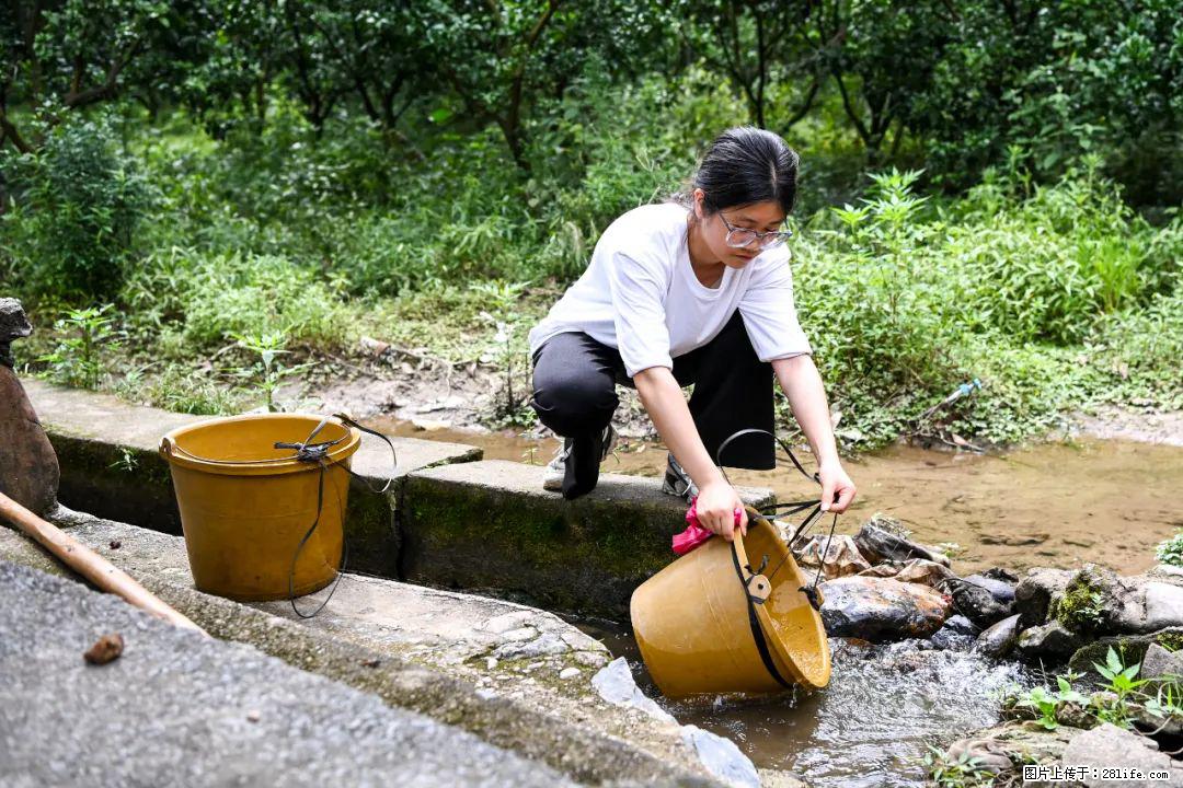 全网追的“扁担女孩”，找了一份暑假工，时薪12元 - 阿拉善盟生活资讯 - 阿拉善盟28生活网 alsm.28life.com