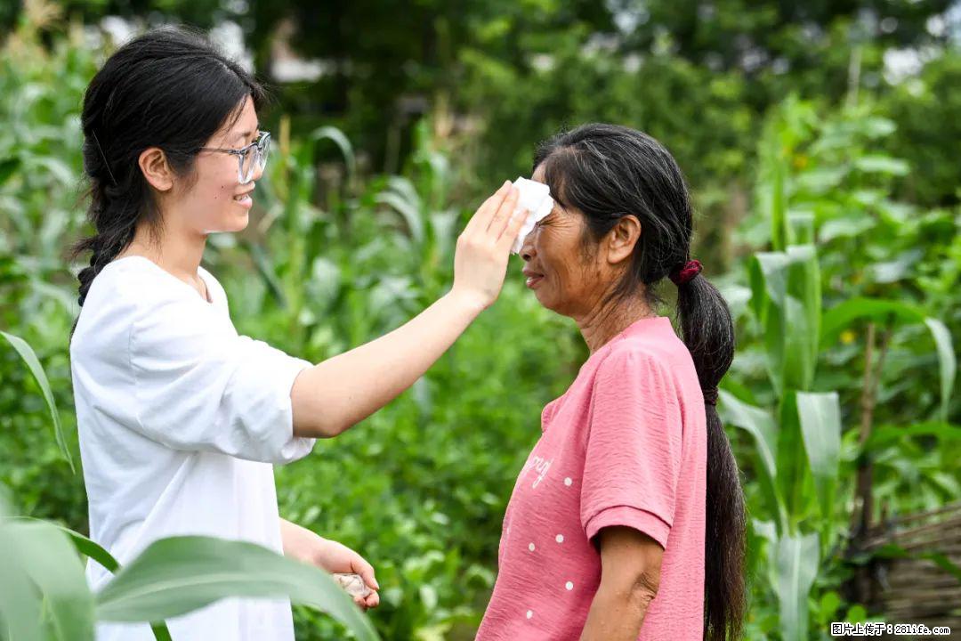 全网追的“扁担女孩”，找了一份暑假工，时薪12元 - 阿拉善盟生活资讯 - 阿拉善盟28生活网 alsm.28life.com